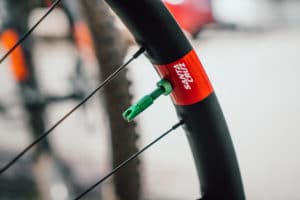 TubelessValve_DSC09994-300x200