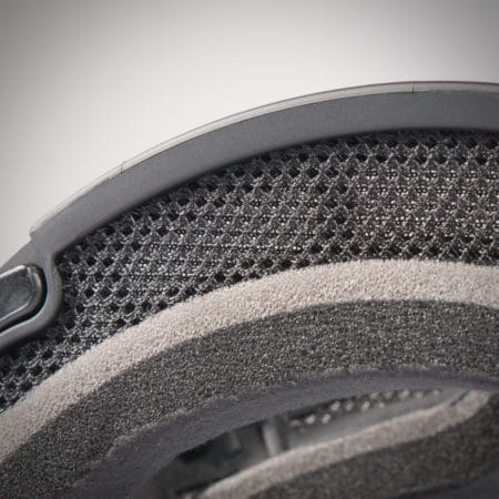 Goggle Four - TSGのゴーグルフレームベントの部分拡大