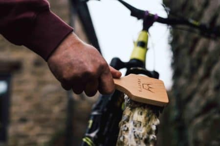 Peaty's Tyre Brush - ピーティーズ　タイヤ・ブラシ