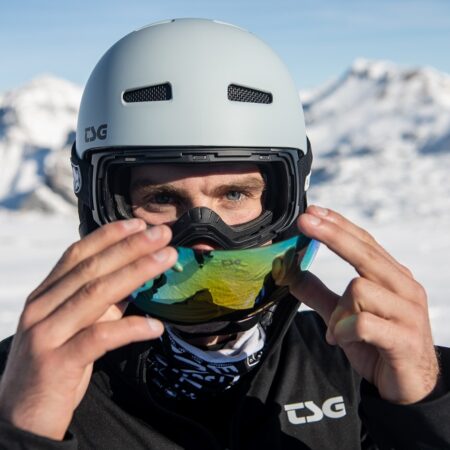 196510_102_goggle-two_solid-black_TSGWinter_AMMANN_20211122-120-x1000-450x450