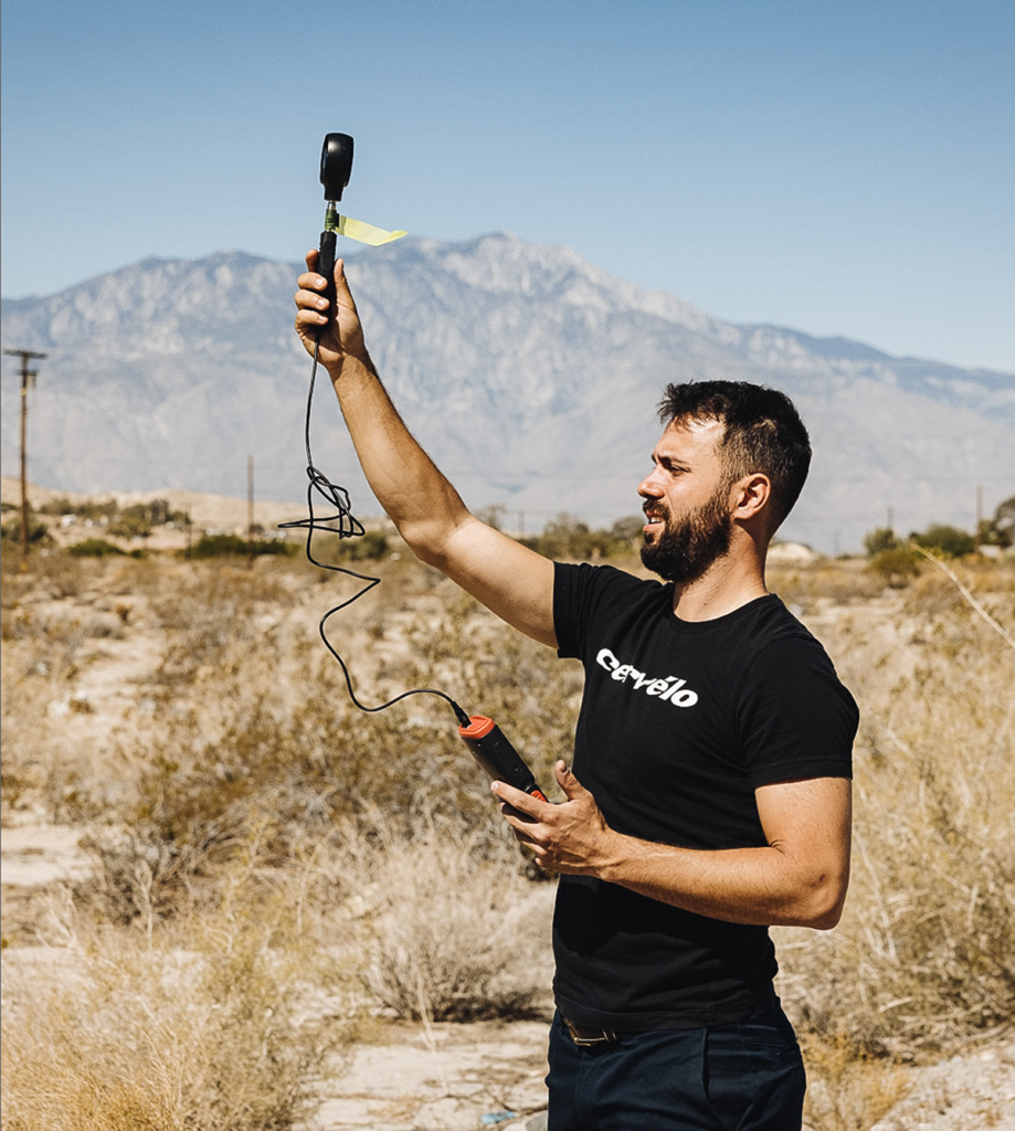 Turbulent_Aero_Minibook_mock08-919x1024