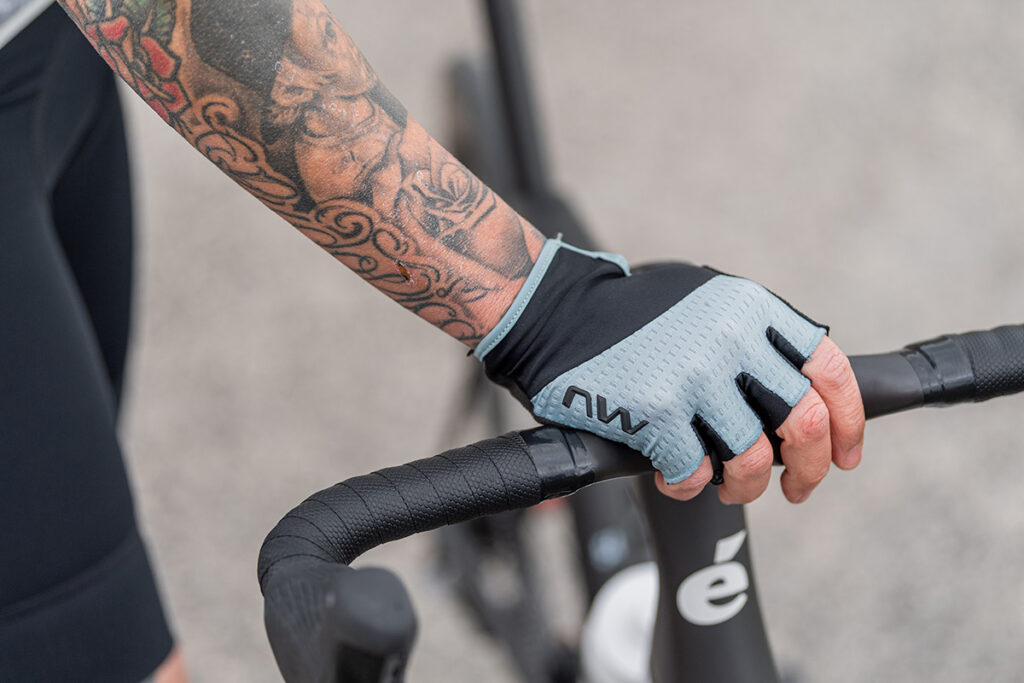 FastGlove_C89202322_NWbike_SS25_363-1024x683