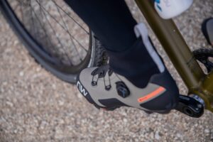 NWbike-FW24-25-CelsiusXC-GTX_action-2_compressed-300x200