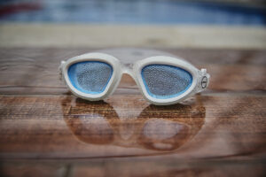 Vapour_Goggles_ZONE3_SA20GOGVA106_lifestyle_image_1-300x200
