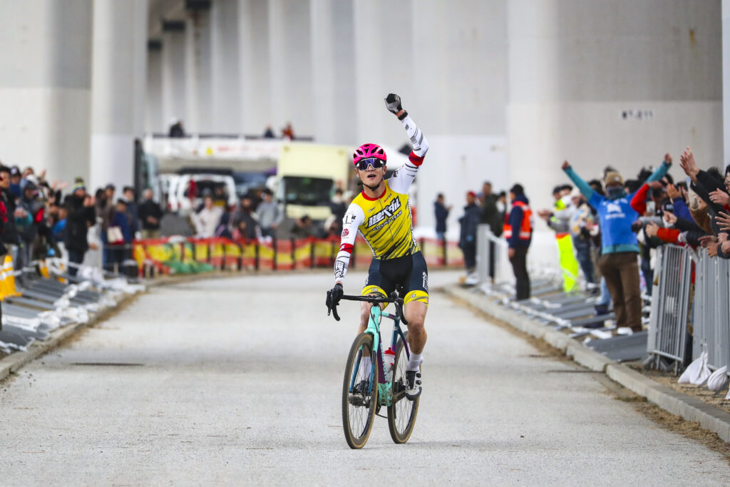 シクロクロス　織田 聖
