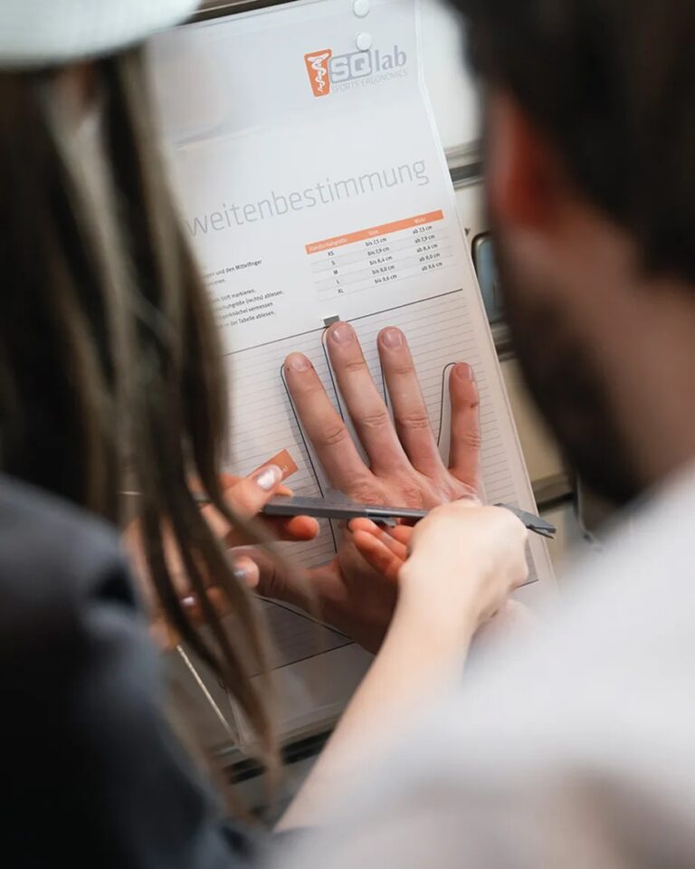 SQlab-glove-measurement3-768x960