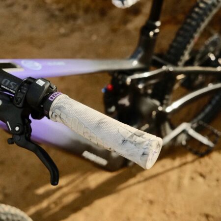 SQlab-grip-7OX-ION_clearfeedback-450x450