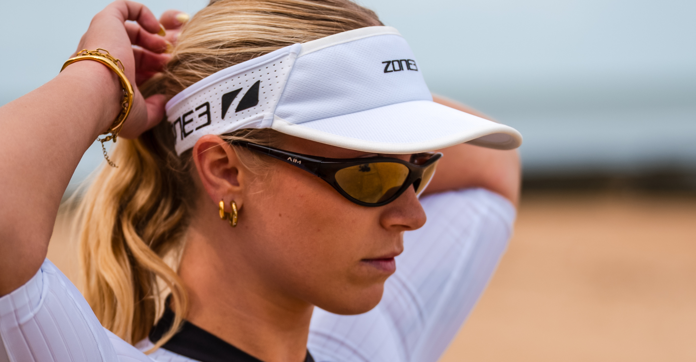 running_visor_gallery_2_white_zone3_26