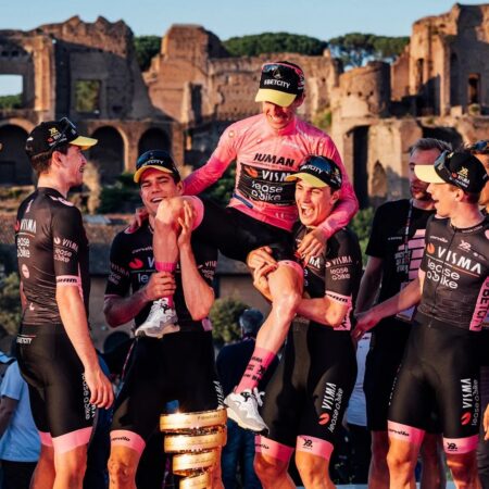 Giro_Yates_Team_1-1-450x450