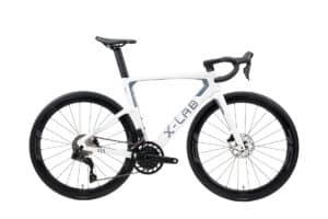 AD7-105-Di2-Branta-C45-SL_White_X-LAB_2027_LAB09497-300x200