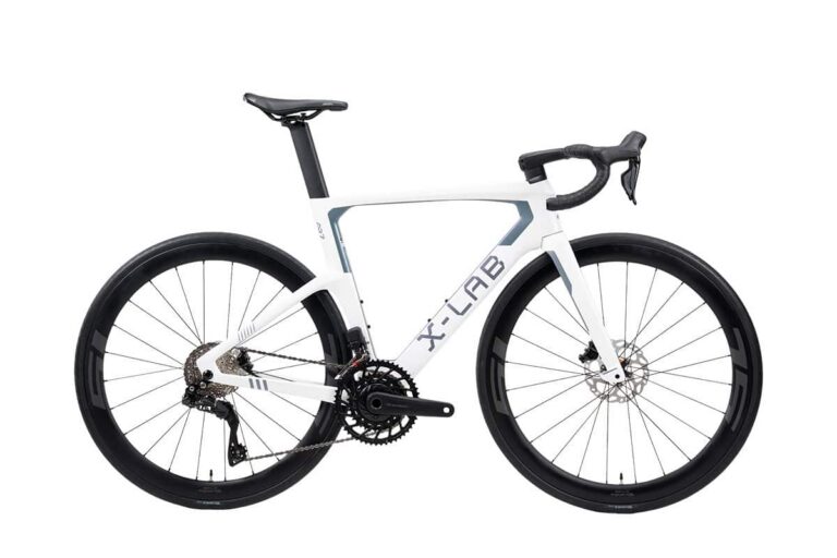 AD7-105-Di2-Branta-C45-SL_White_X-LAB_2027_LAB09497-768x512