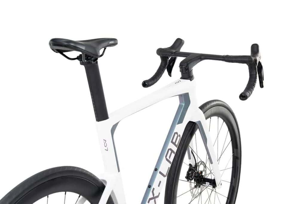 AD7-105-Di2-Branta-C45-SL_White_X-LAB_2027_LAB09509-1024x683